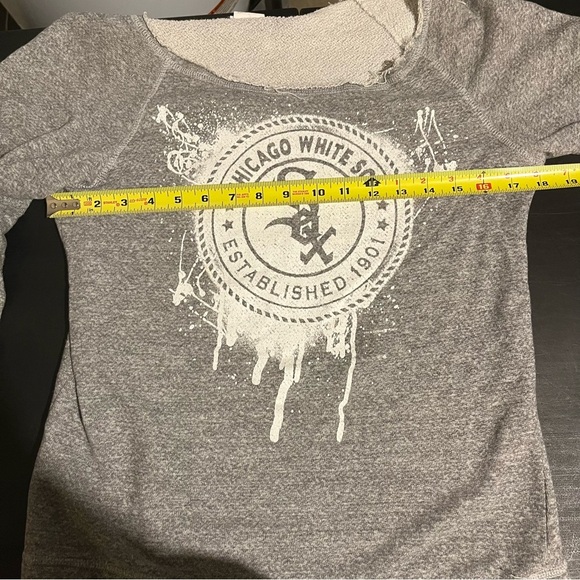 Chicago White Sox Hoodie Women’s Size Large L 5th & Ocean MLB Grey Off Shoulder - Picture 6 of 7